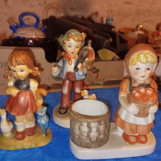 VINTAGE FIGURINES SET OF 3