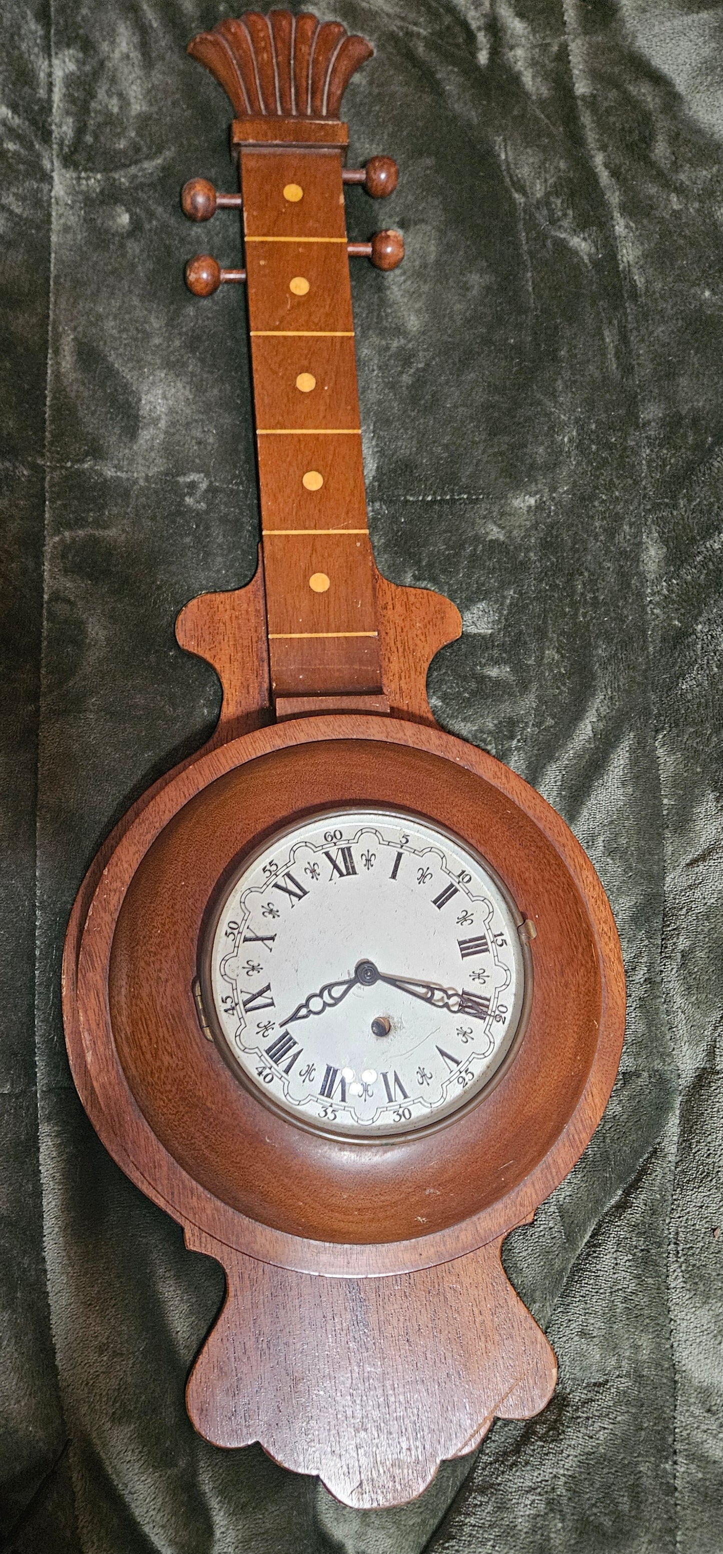 DAVALL BANJO WALL CLOCK