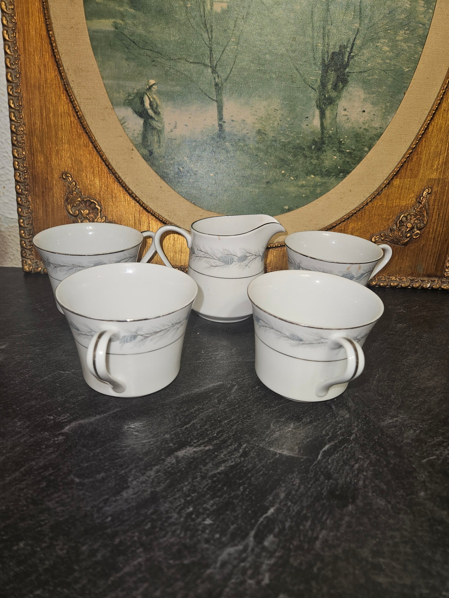 STYLEHOUSE DUCHESS FINE CHINA MUGS / PITCHER