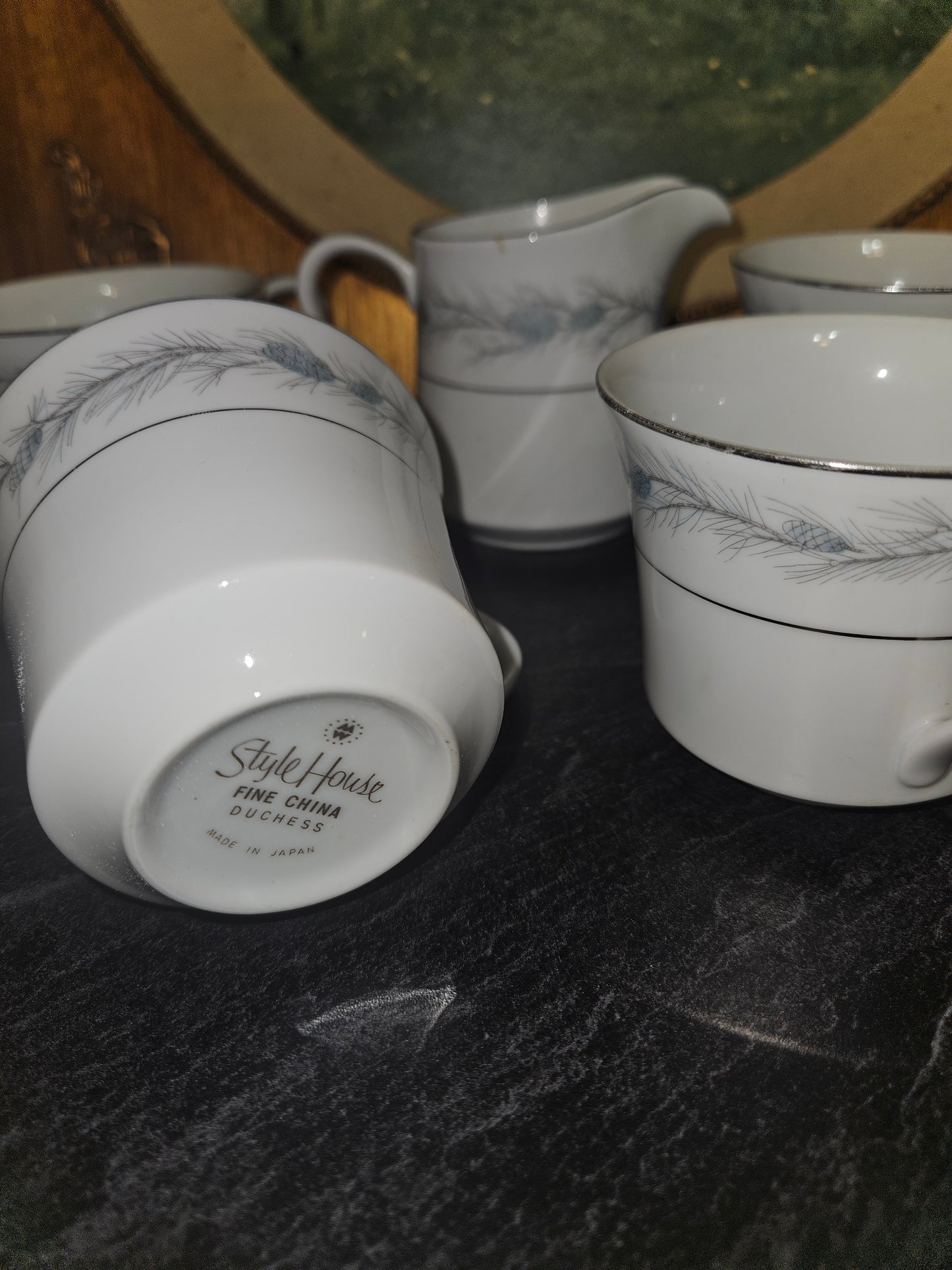 STYLEHOUSE DUCHESS FINE CHINA MUGS / PITCHER