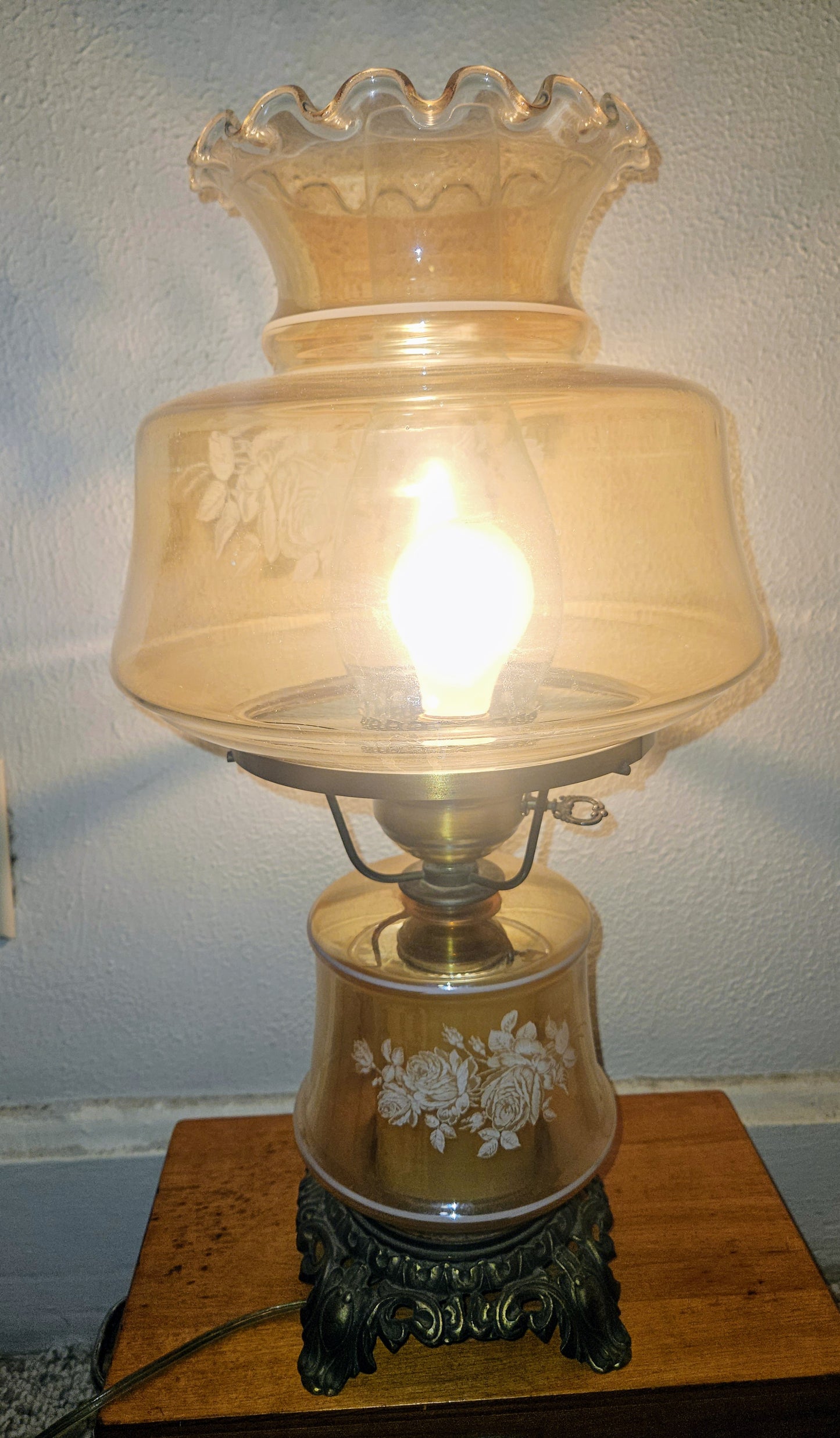 VINTAGE HURRICANE GONE WITH THE WIND LAMP