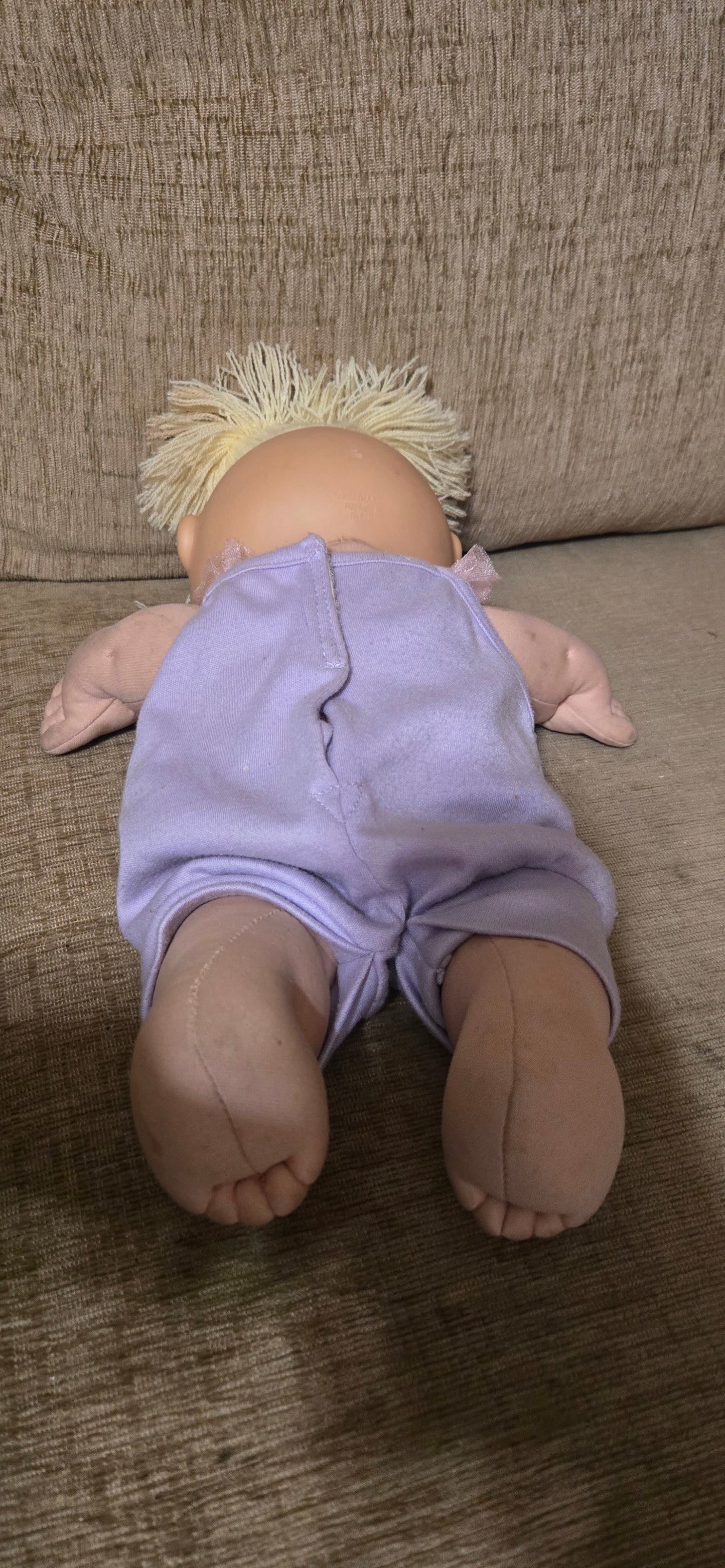 2004 Cabbage Patch Kid Blonde Hair Blue Eyes Purple Outfit