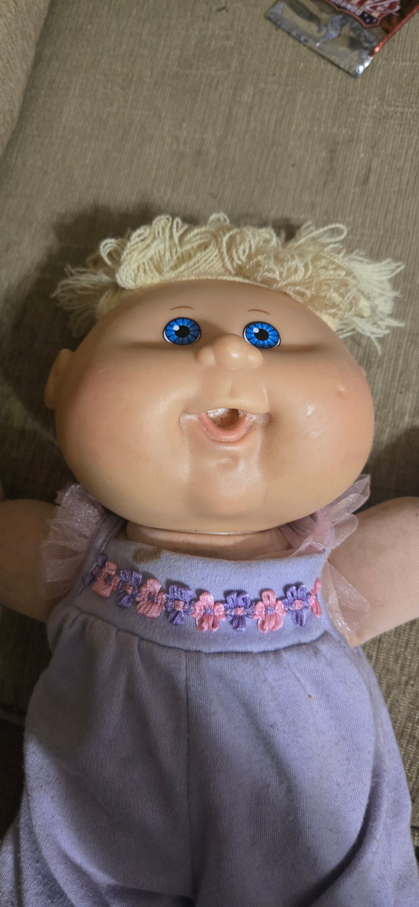 2004 Cabbage Patch Kid Blonde Hair Blue Eyes Purple Outfit